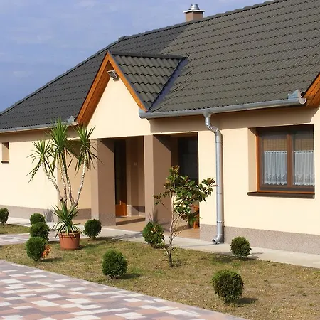 Szerencsecsillag Vendeghaz * Kiskoros