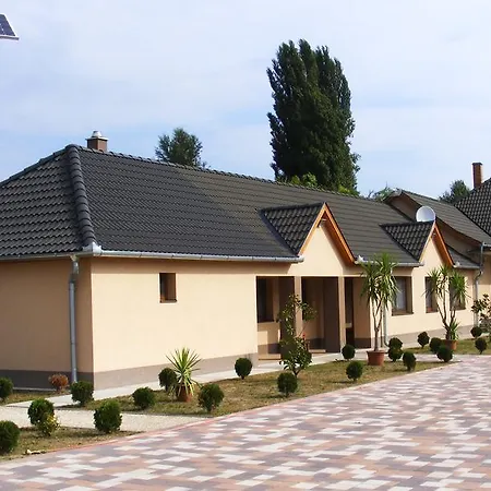 Szerencsecsillag Vendeghaz * Kiskoros