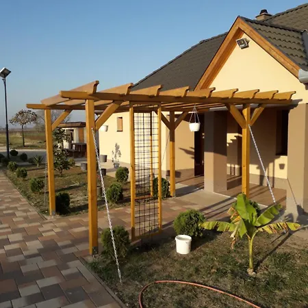 Szerencsecsillag Vendeghaz Gasthuis *